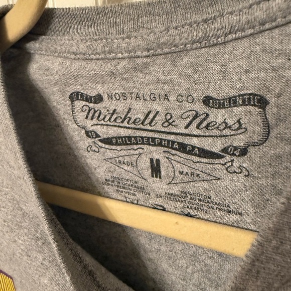 Mitchell & Ness LSU Tigers vintage Arch Medium Tshirt - Picture 2 of 4